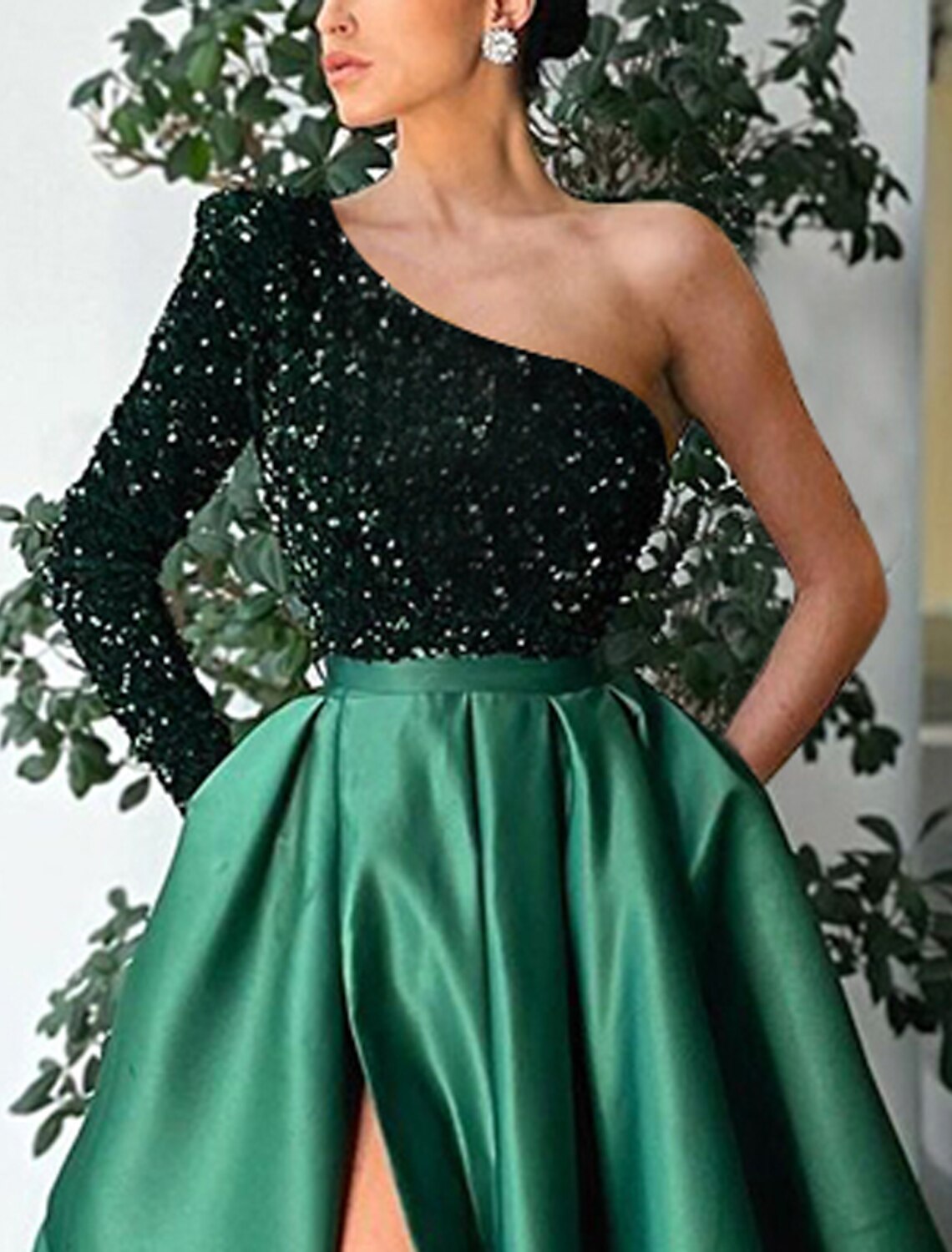 A-Line Evening Gown Luxurious Red Green Dress Prom Wedding Party Floor Length Long Sleeve One Shoulder Sequined with Slit